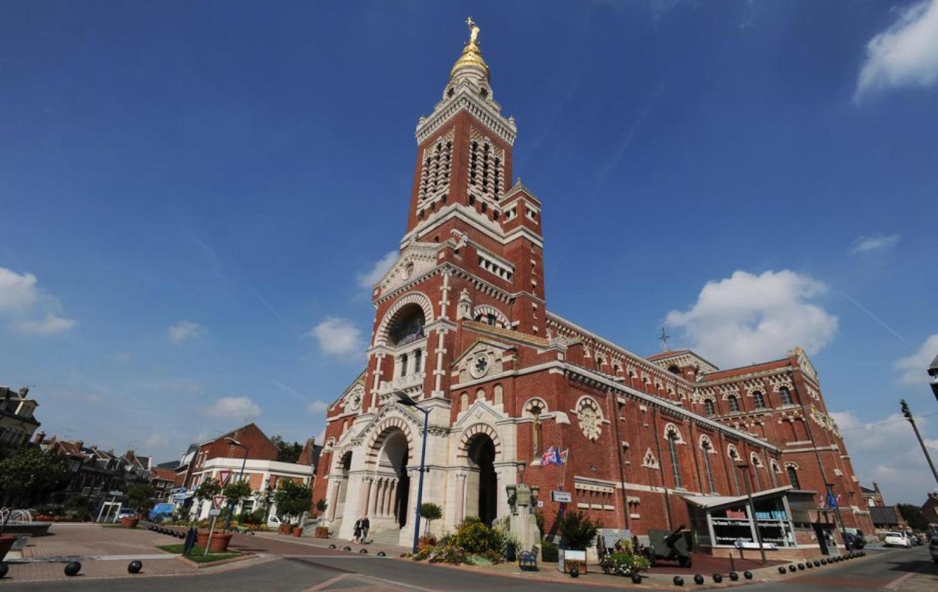 Logis Hotel & Restaurant De La Basilique البير المظهر الخارجي الصورة